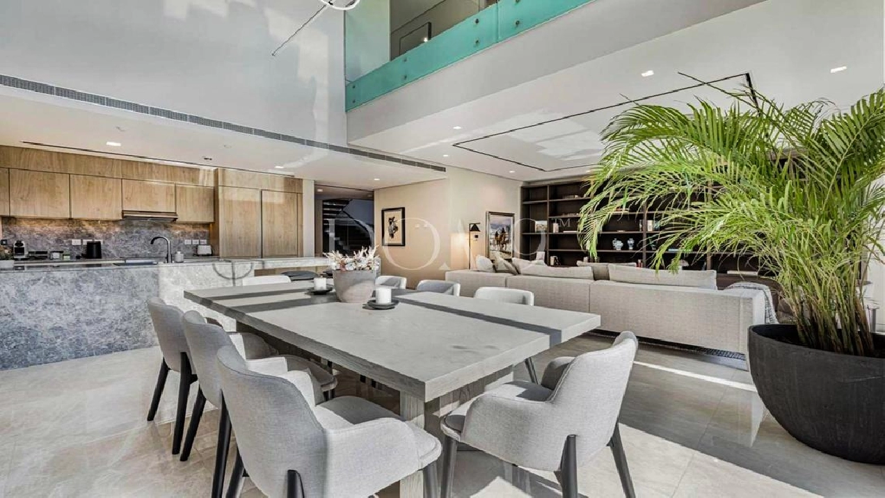 Fully furnished / Landscaping / Motivated Landlord Pictures