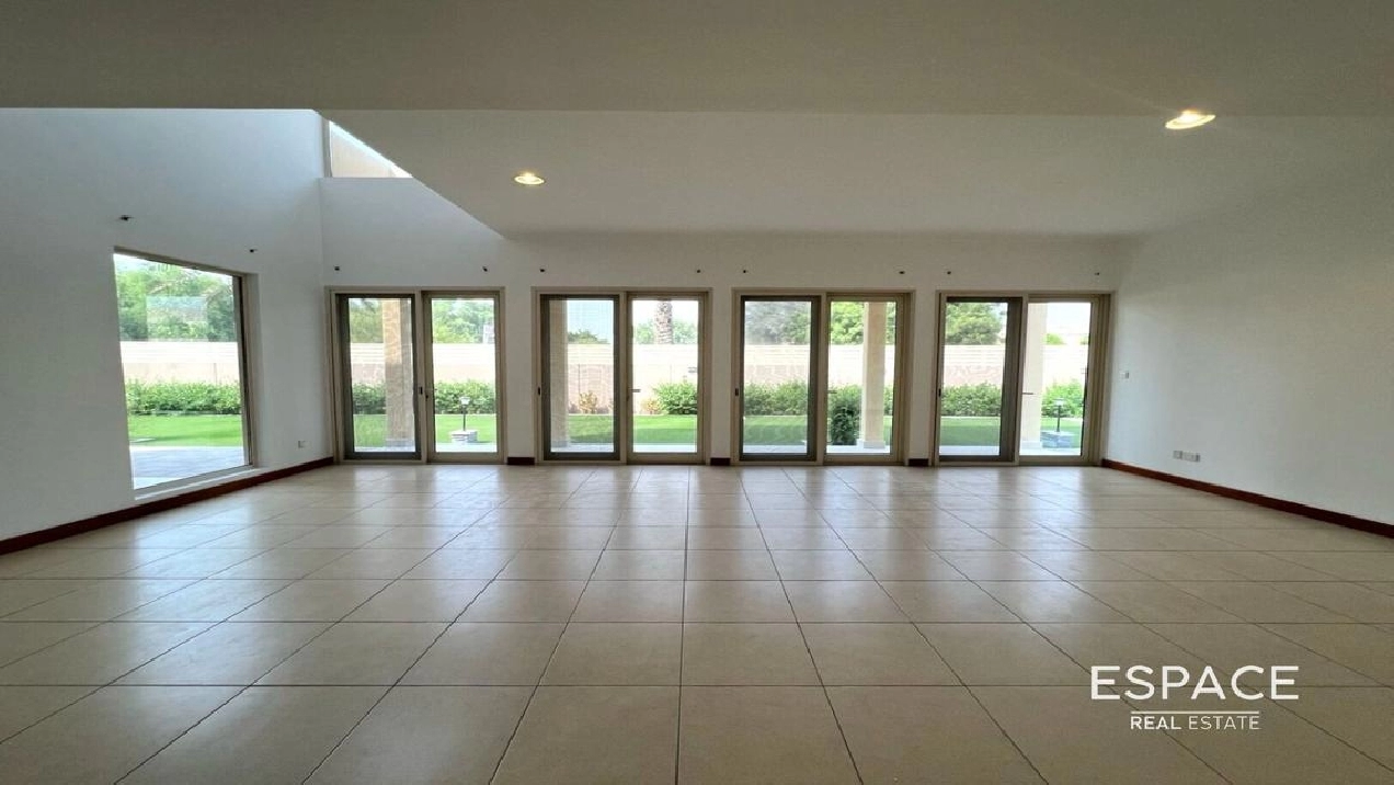 5BR + M | Upgraded Garden | Prime Area Image# 1