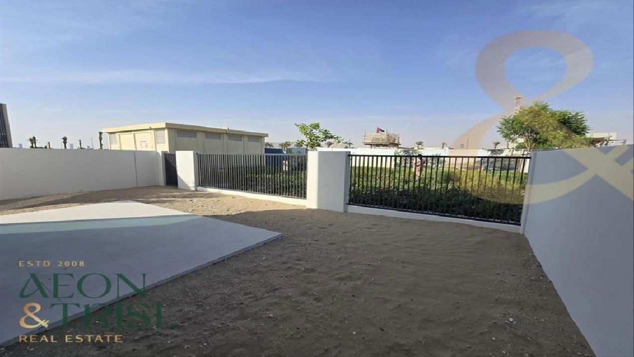 End Unit | Brand New | 4 BR | Ready to Move Pictures