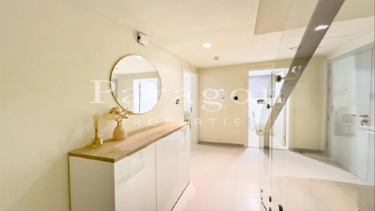 LUXURY DUPLEX | FULLY FURNISHED | UPGRADED