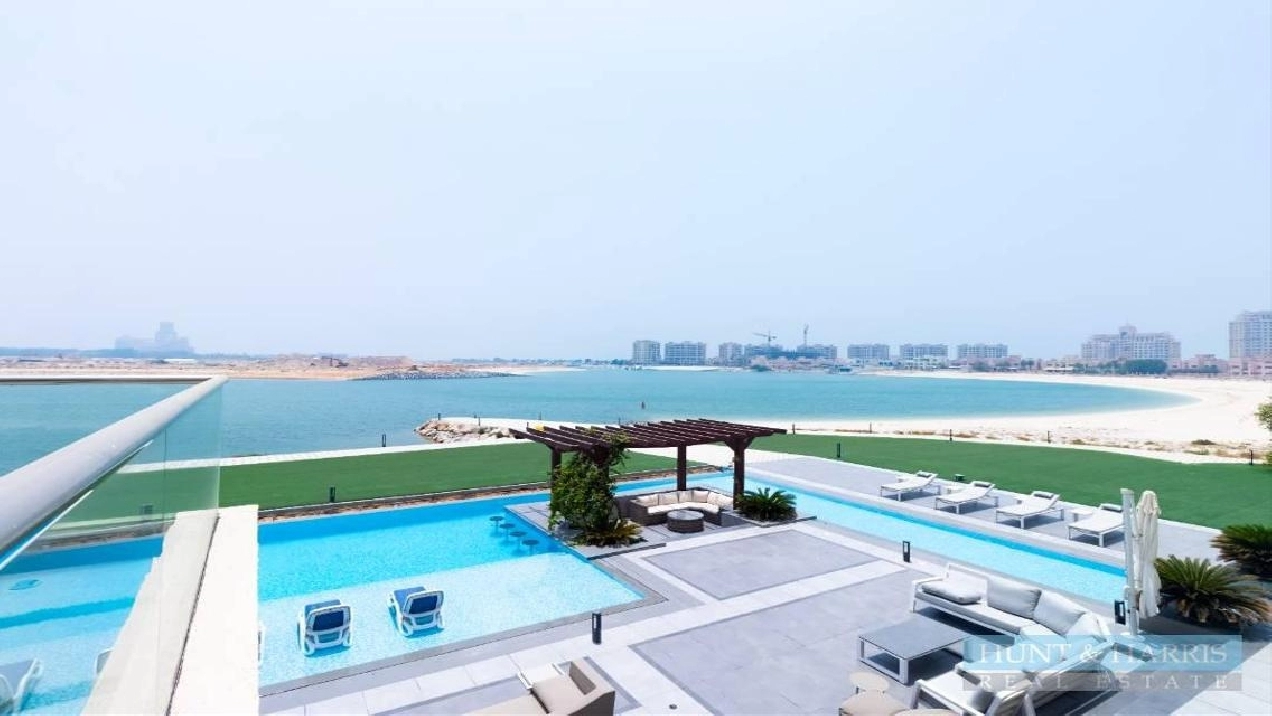Rare Upgraded Beachfront 5 bedroom Villa for Rent in Al Hamra Village Pictures