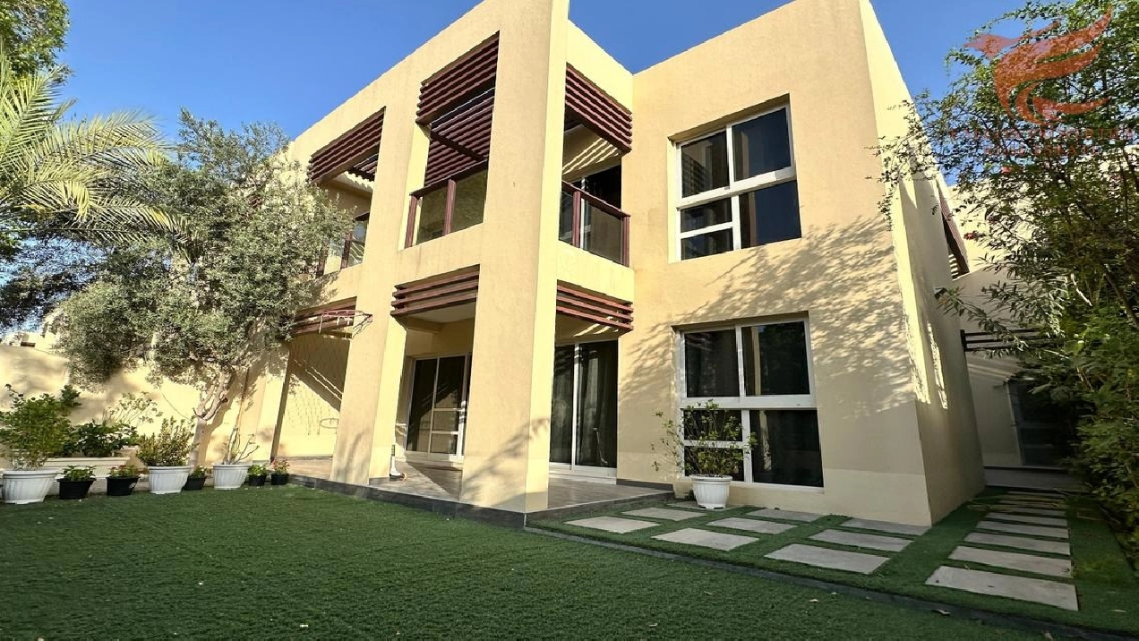 FURNISHED | BEACH ACESS | SPACIOUS | POOL