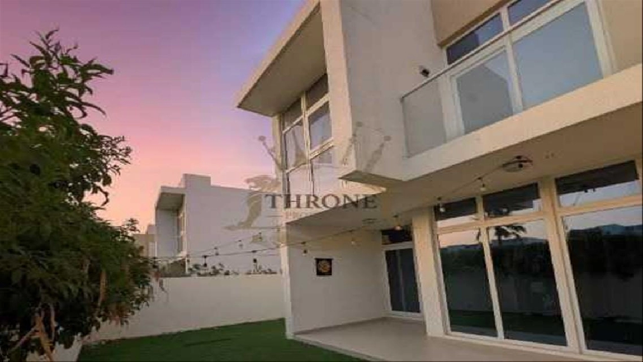 L-Shape Garden | Ready to Move | Gated Community Image# 1