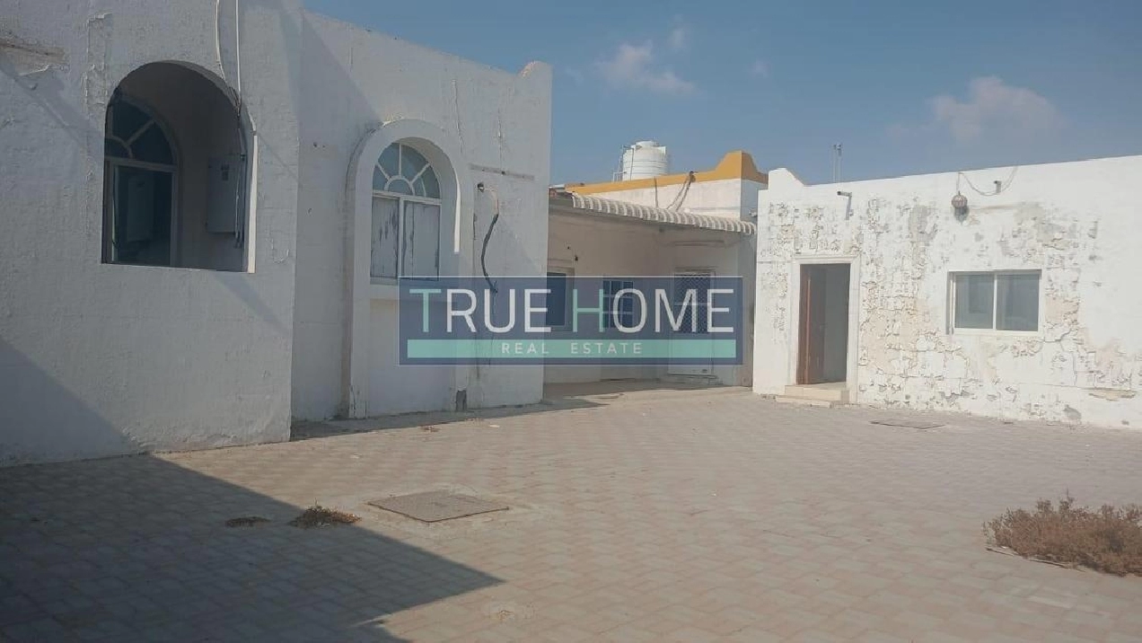 Large Plot | 4BR Villa | Ideal for Redevelopment