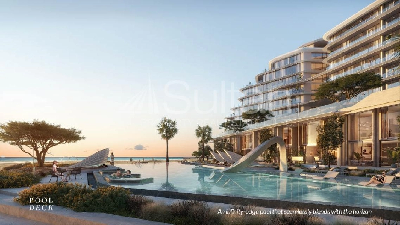 Seaside Elegance: 1-Bed Apartment Retreat,891 sqft