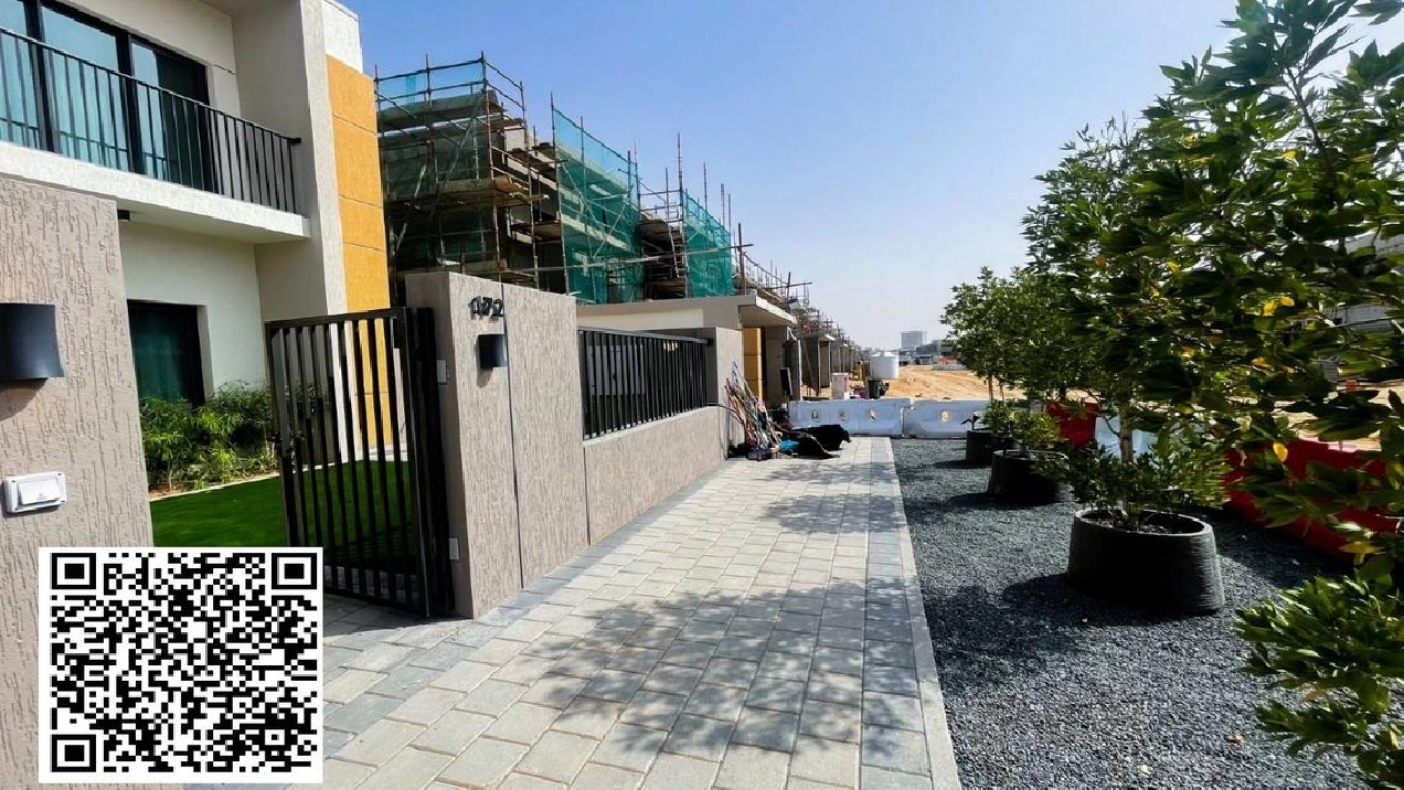 Spacious 4 BR Townhouse in AZHA Community Pictures