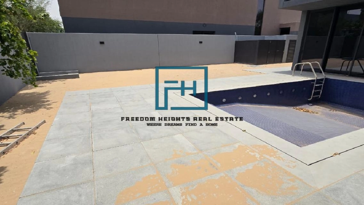 Elegant 4bhk Villa with private pool for sale Pictures