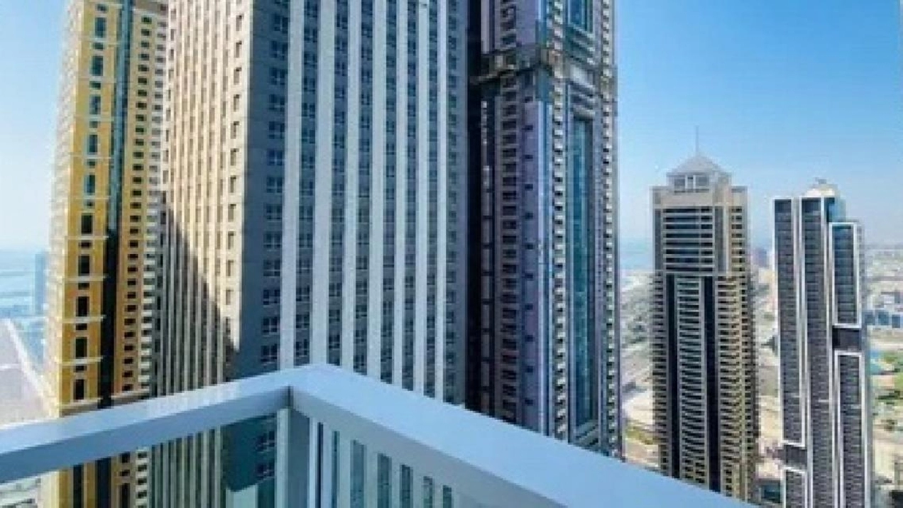 VACANT! Many Units! Sea View! Perfect Layout! Image# 1