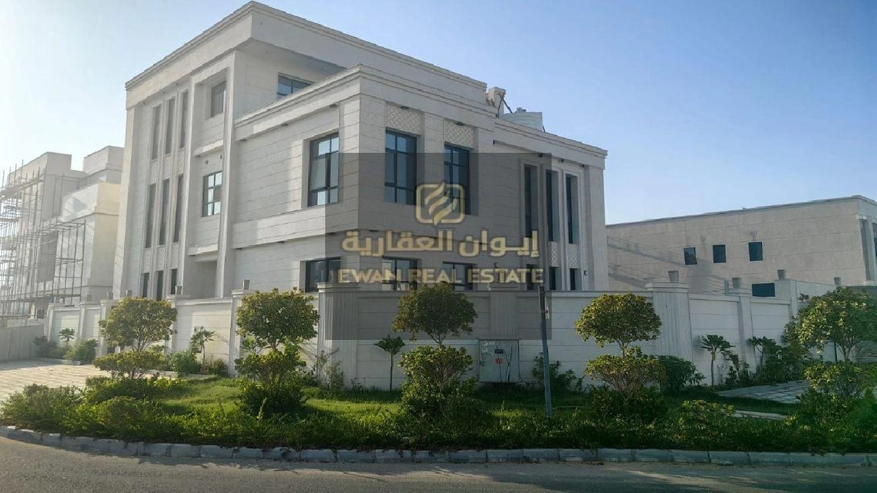 **  Golden Villa for Sale in Al Aliyah  ..* Pictures