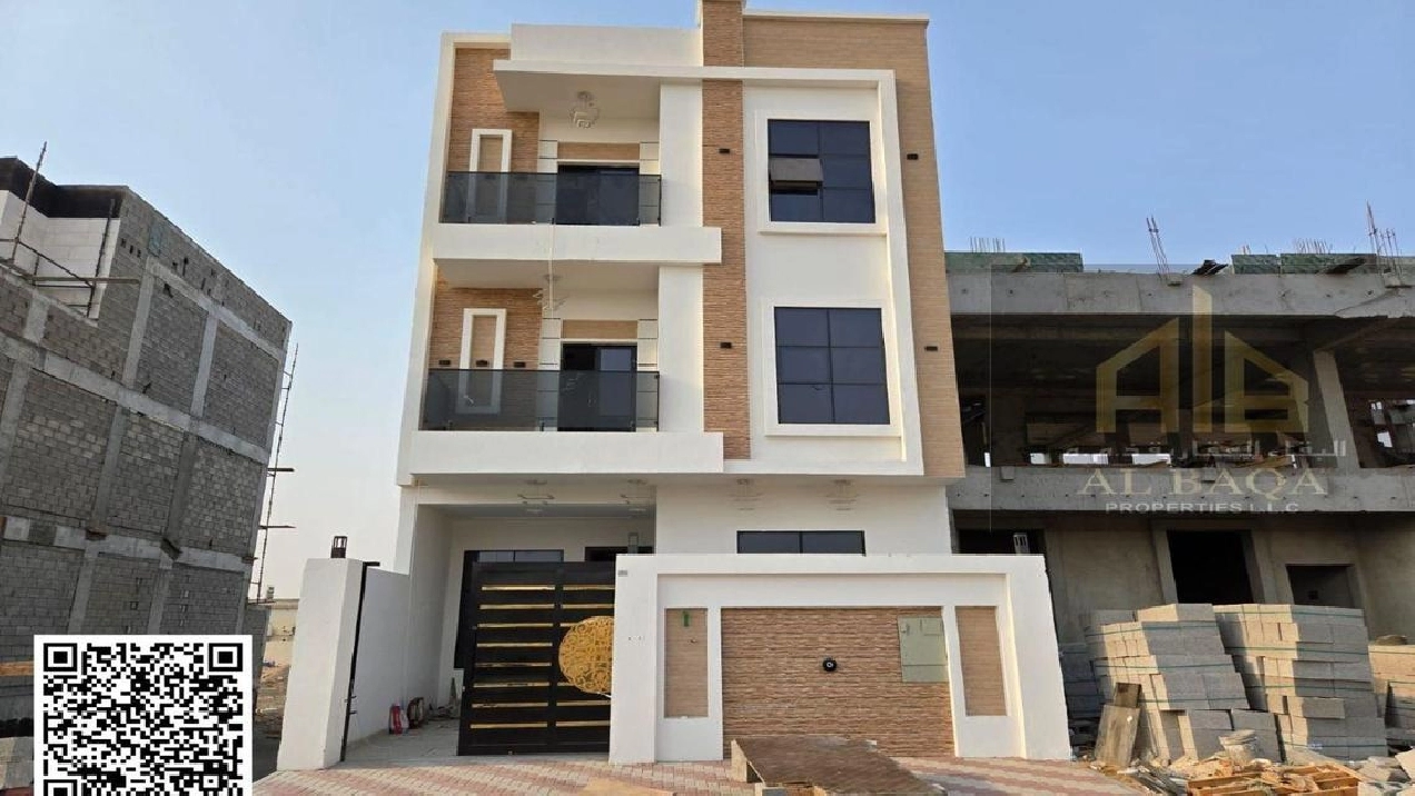 Spacious 5-Bedroom 3000 sqft in al yasmeen Pictures