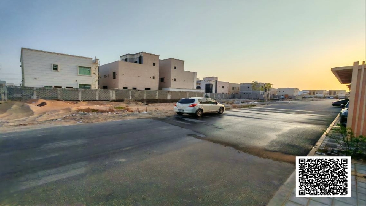 Golden Chance: Freehold with All Fees Included Pictures