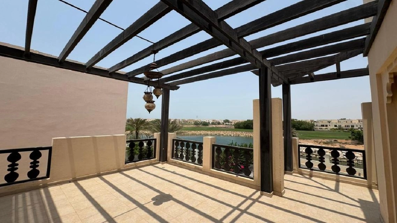 perfect villa 5bhk for rent al hamra village