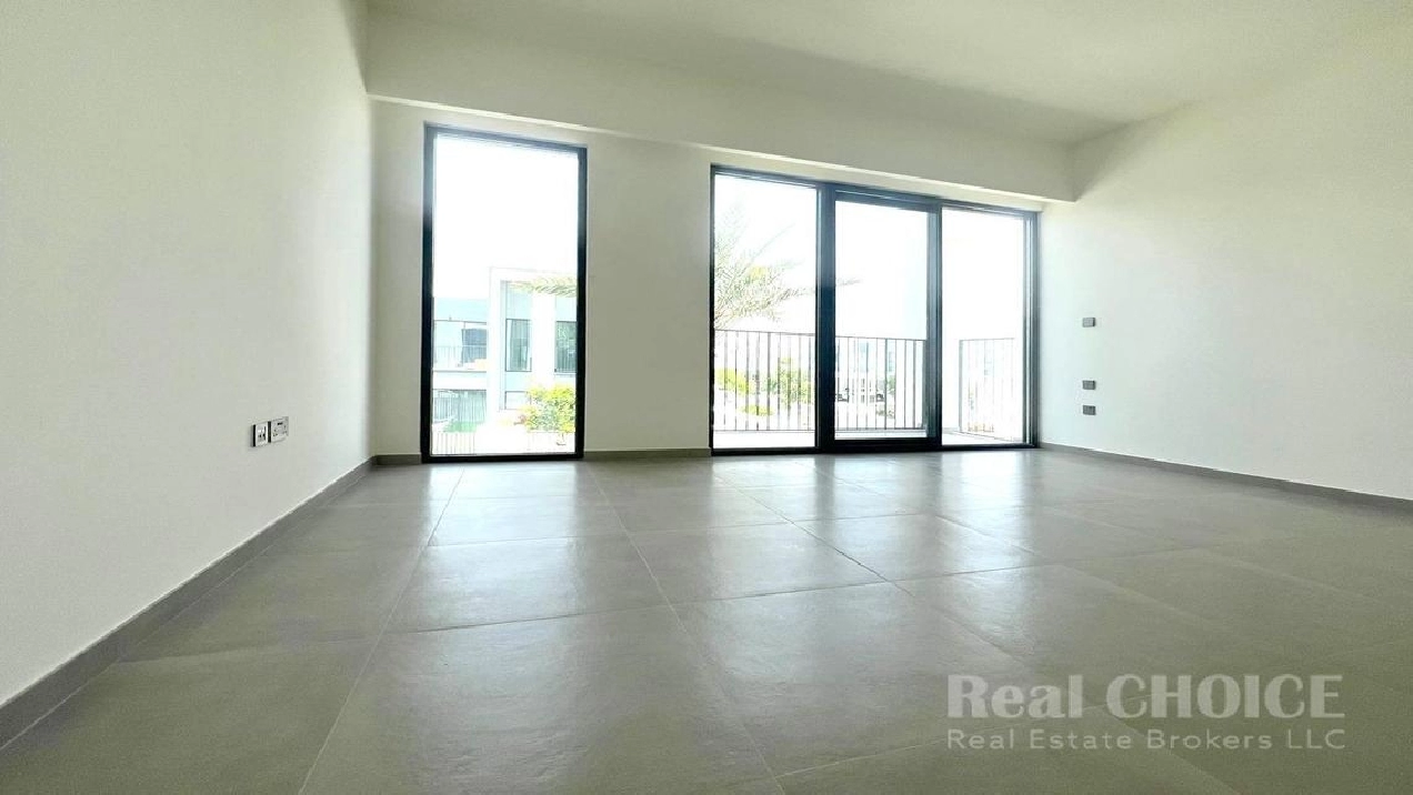 Single Row | Panoramic Windows | Huge Balcony Image# 1