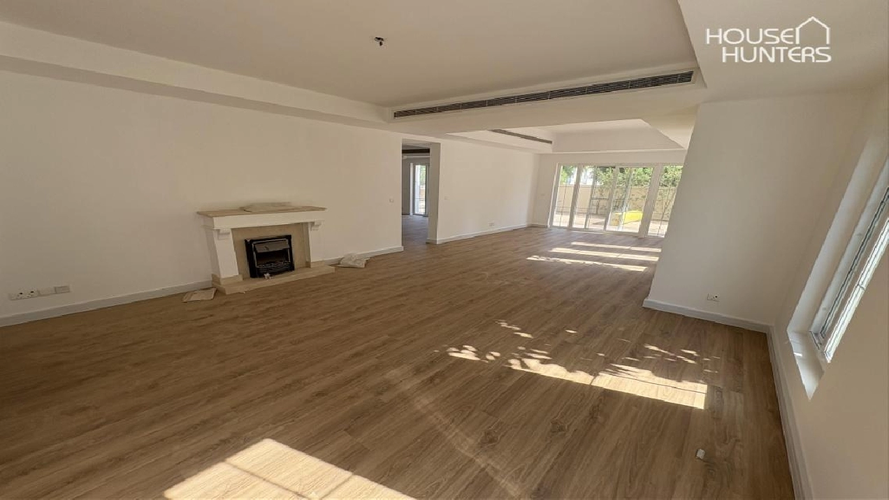 Available Now | Private Pool | Type 11 | Vacant Image# 1