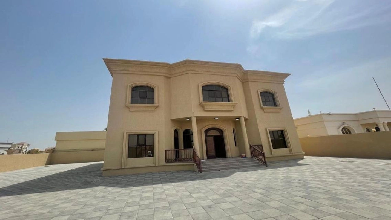 SPACIOUS 5 BHK VILLA | COMMUNITY VIEW | FOR RENT Pictures