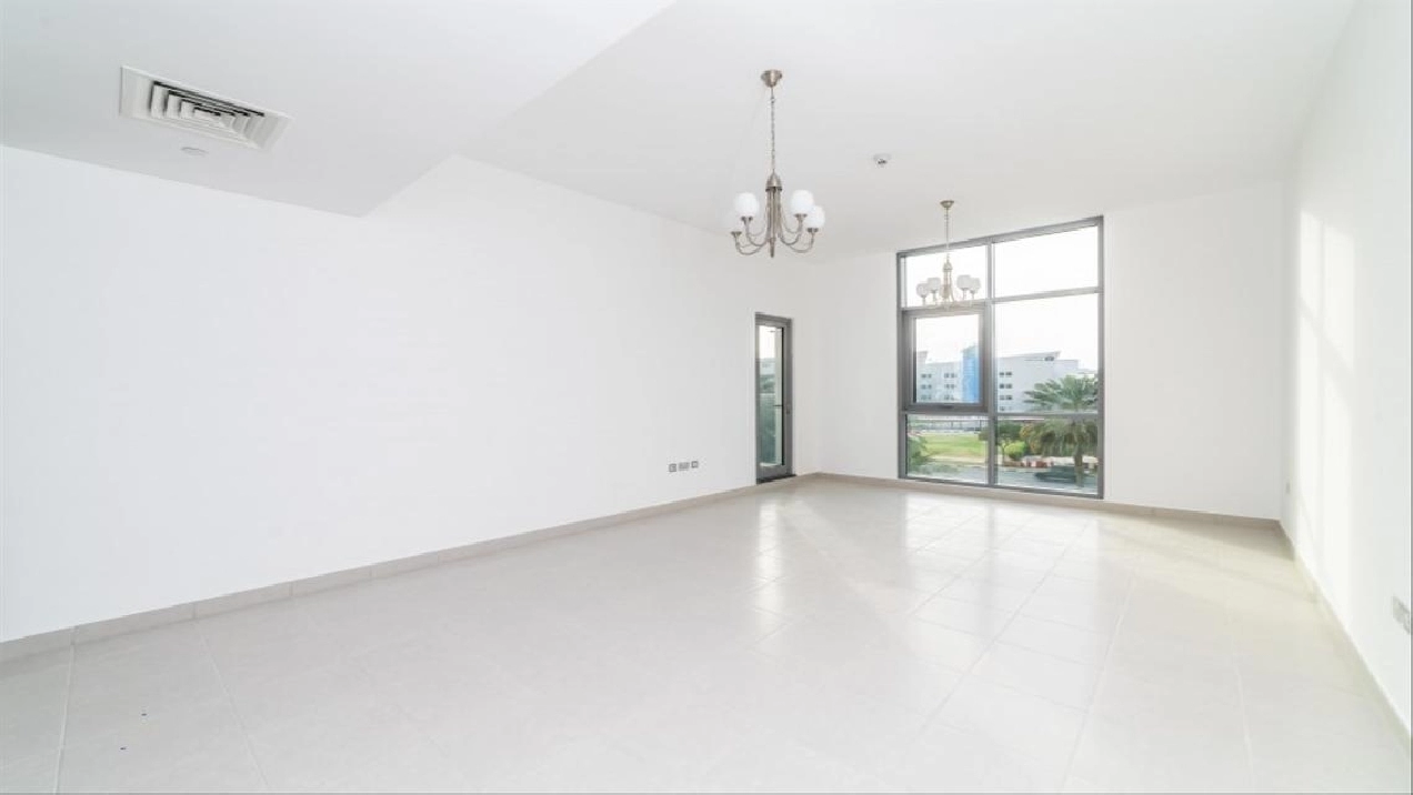 SPACIOUS LAYOUT WITH 0% COMMISSION Image# 1