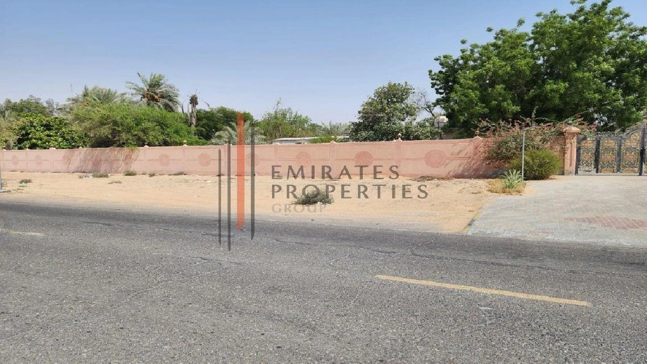 Land for Sale in Prime Location by Installment Pictures