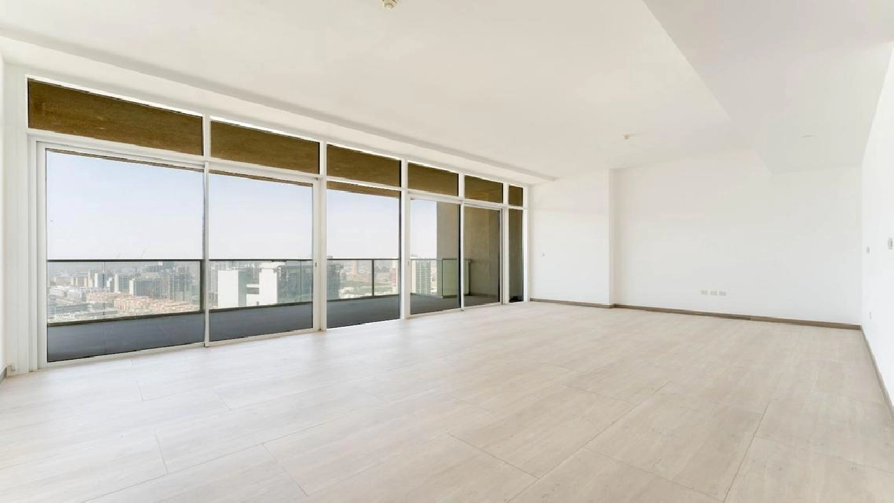 High Floor|Closed Kitchen |Well Maintained| Vacant