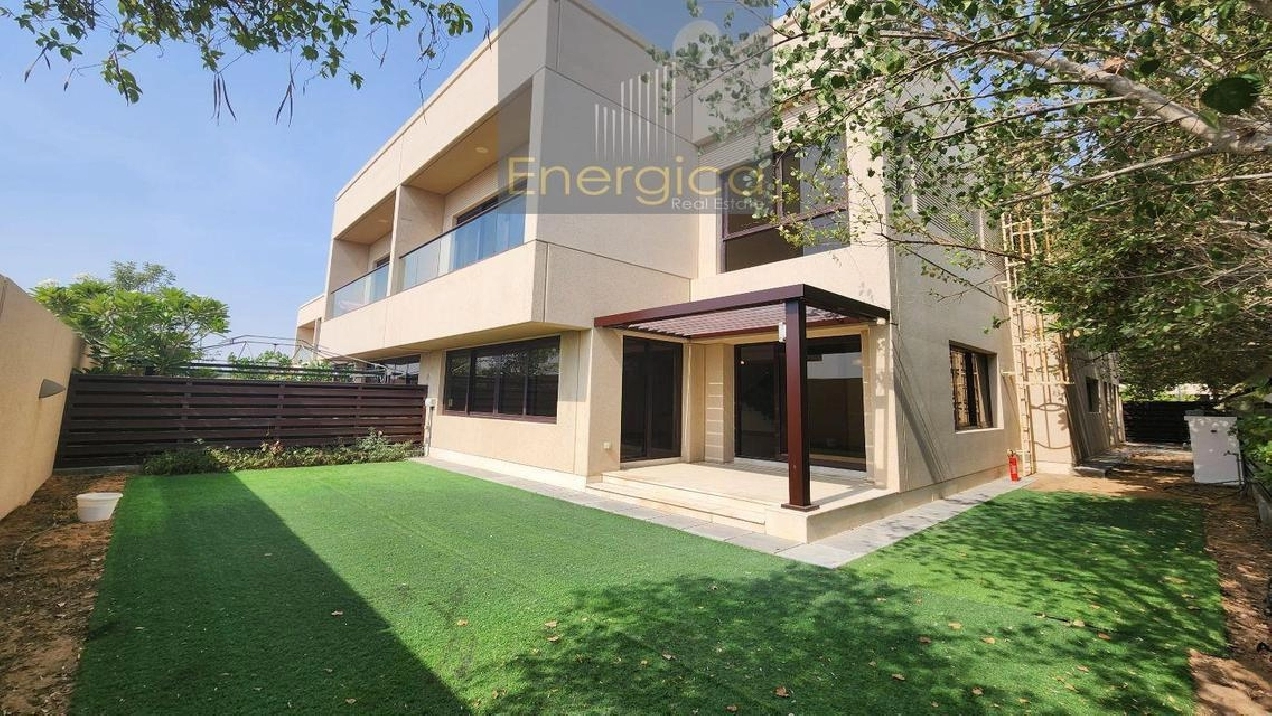 Semi Detached 5BR V | Private Garden | Shared Pool Image# 1