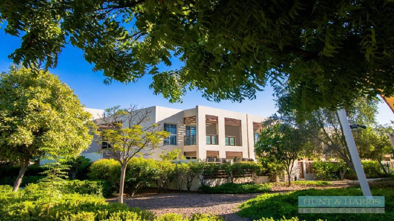 4 Bedroom For Rent  Mina Al Arab - Furnished Villa - Garden View Pictures