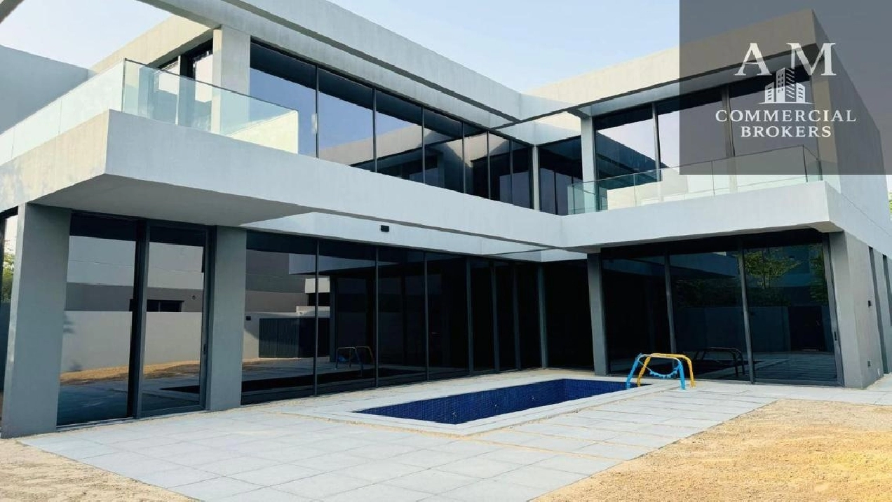 Spacious 4 BR Villa in Robinia for Yearly Rent