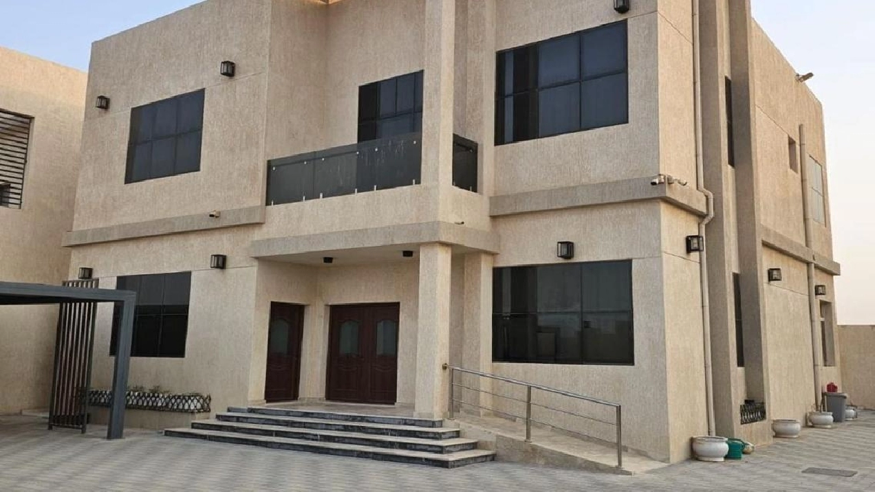 Luxury 4BR+maid Villa for Rent | New Al Riffa