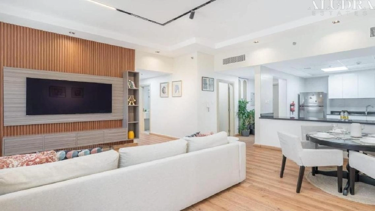 LUXURY 2-BED | TOP FLOOR | BEST VIEWS | FURNISHED Image# 1