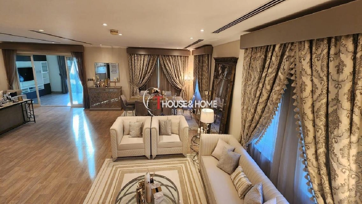 Massive Corner Plot | Upgraded | Well Maintained Pictures