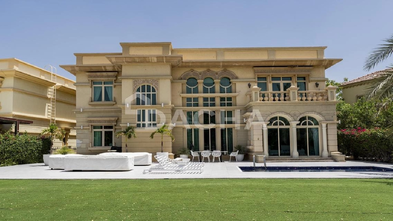 Vacant June | Huge Extended Plot | Main Lake Views Pictures