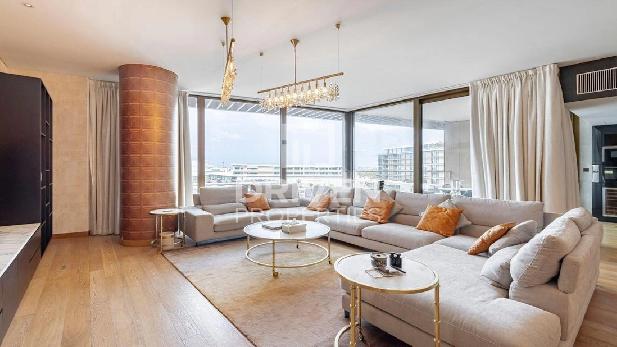 Luxurious Unit with Marina View | Partly Furnished