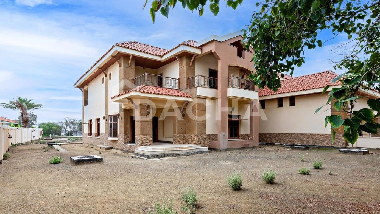 OPEN LAKE  |  HUGE PLOT  |  VOT Pictures