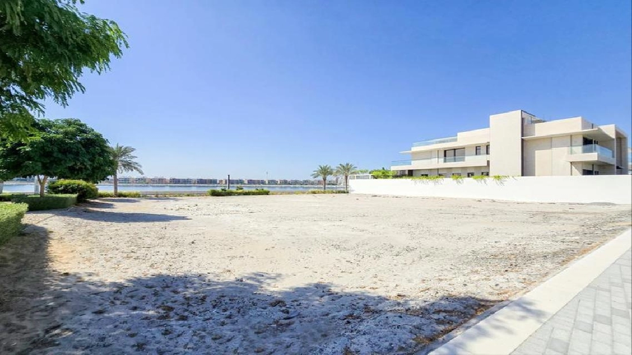 Premium Location Plot in Pearl Jumeirah Pictures