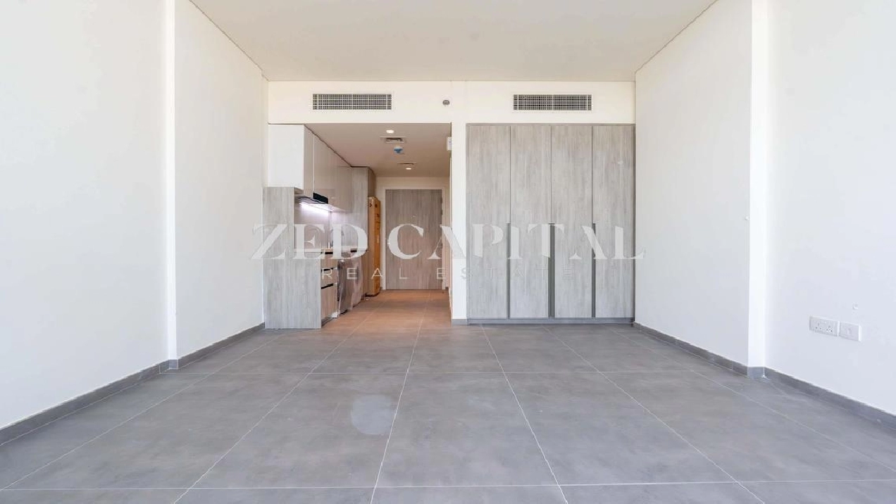 Pool View | Studio | Flexible Cheques | IMPZ Pictures