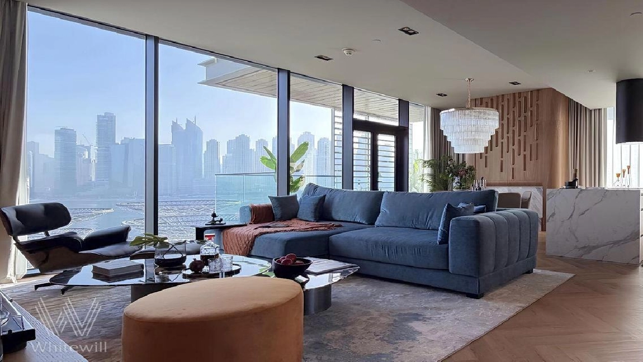 Sea and Dubai Ain View | Luxury Upgraded Image# 1