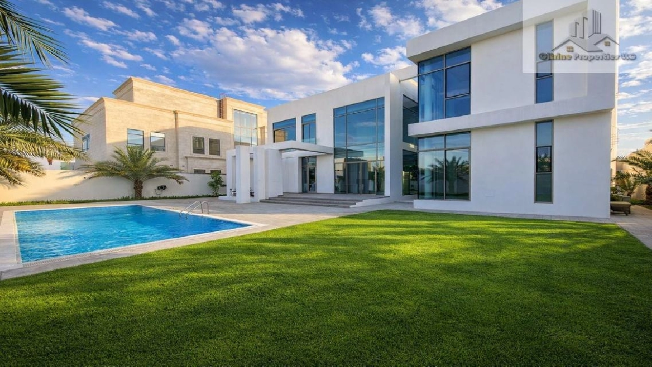 Contemporary Villa | Swimming Pool | Garden Area Image# 1