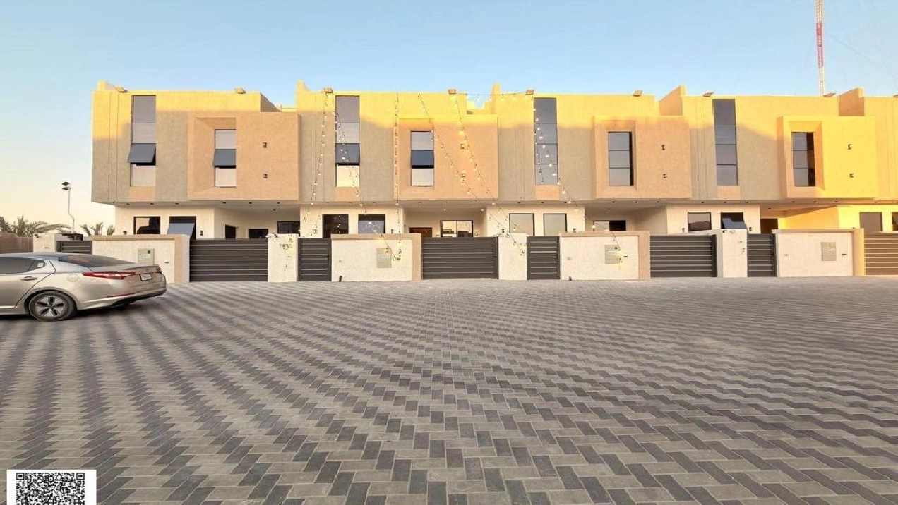 4 BR Villa in Al Helio with Landscaped Garden Pictures