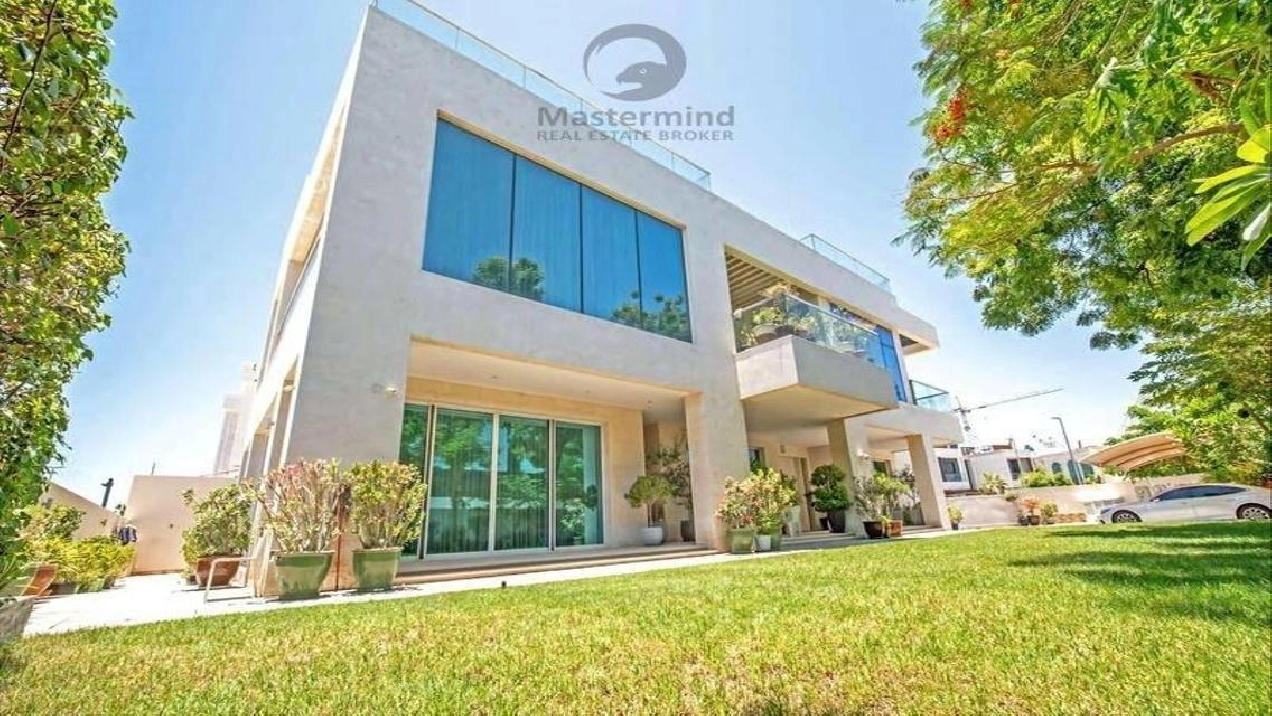 Investor deal | Huge Plot size | Walking to Beach Image# 1