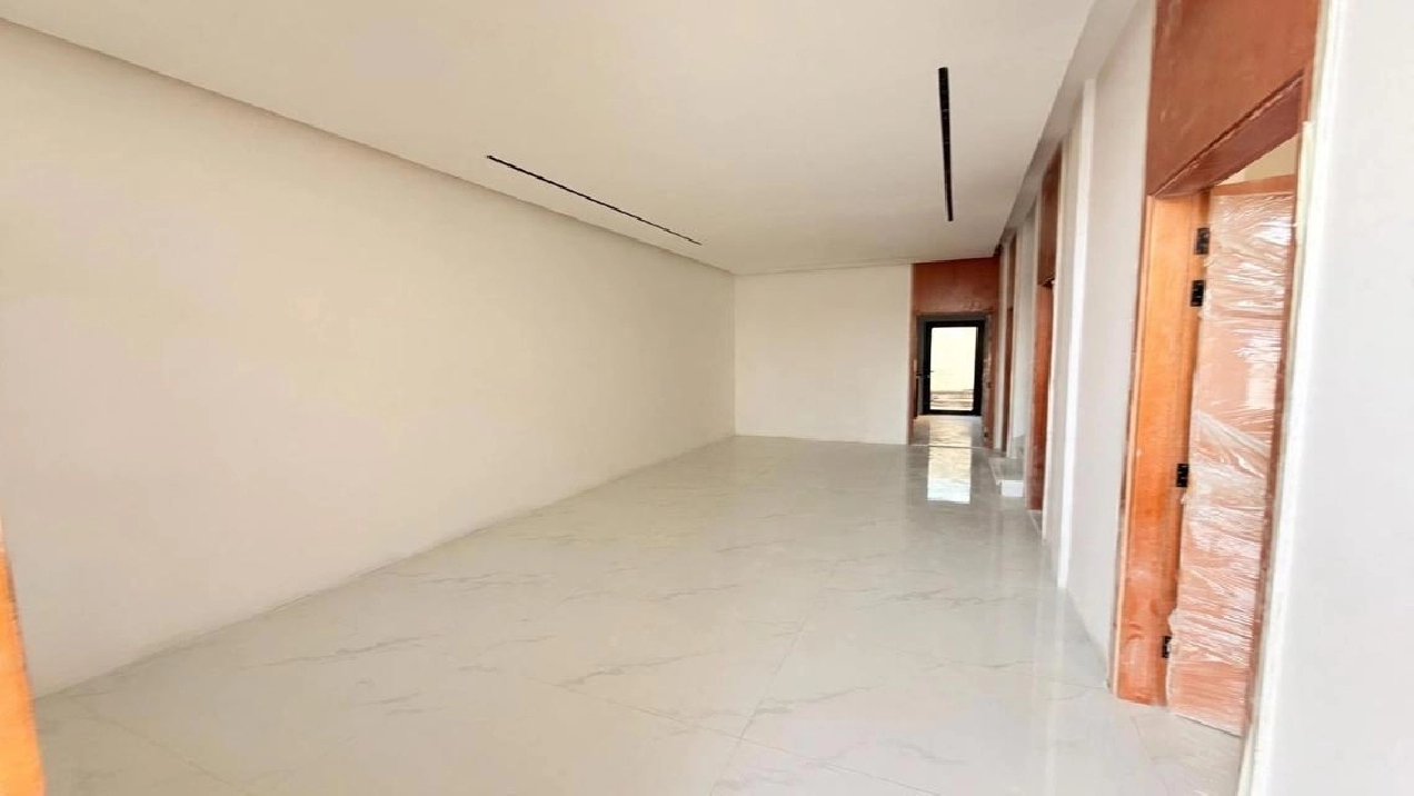 5 BR Villa in Al Yasmeen with 6 Parking Slots Pictures