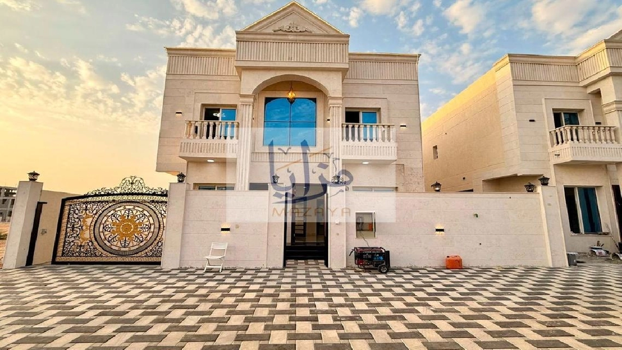 Main Street - Opposite Azhi Complex - Freehold for Pictures