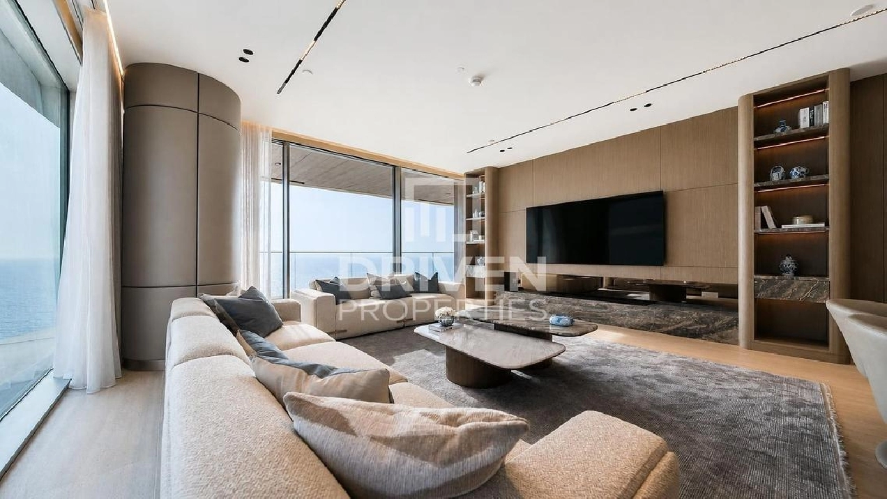 Corner Unit | High Floor | Sea and Park View Image# 1