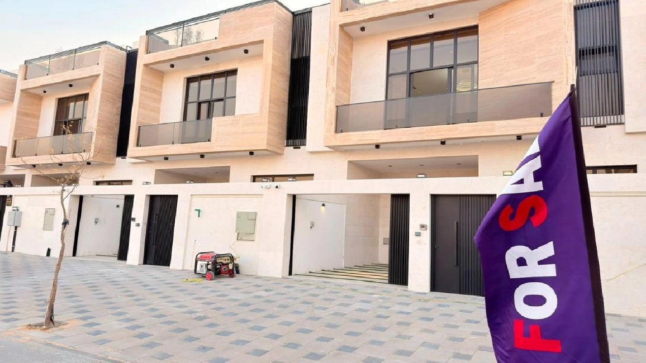 5 BR Upgraded Villa in Al Yasmeen, Ajman