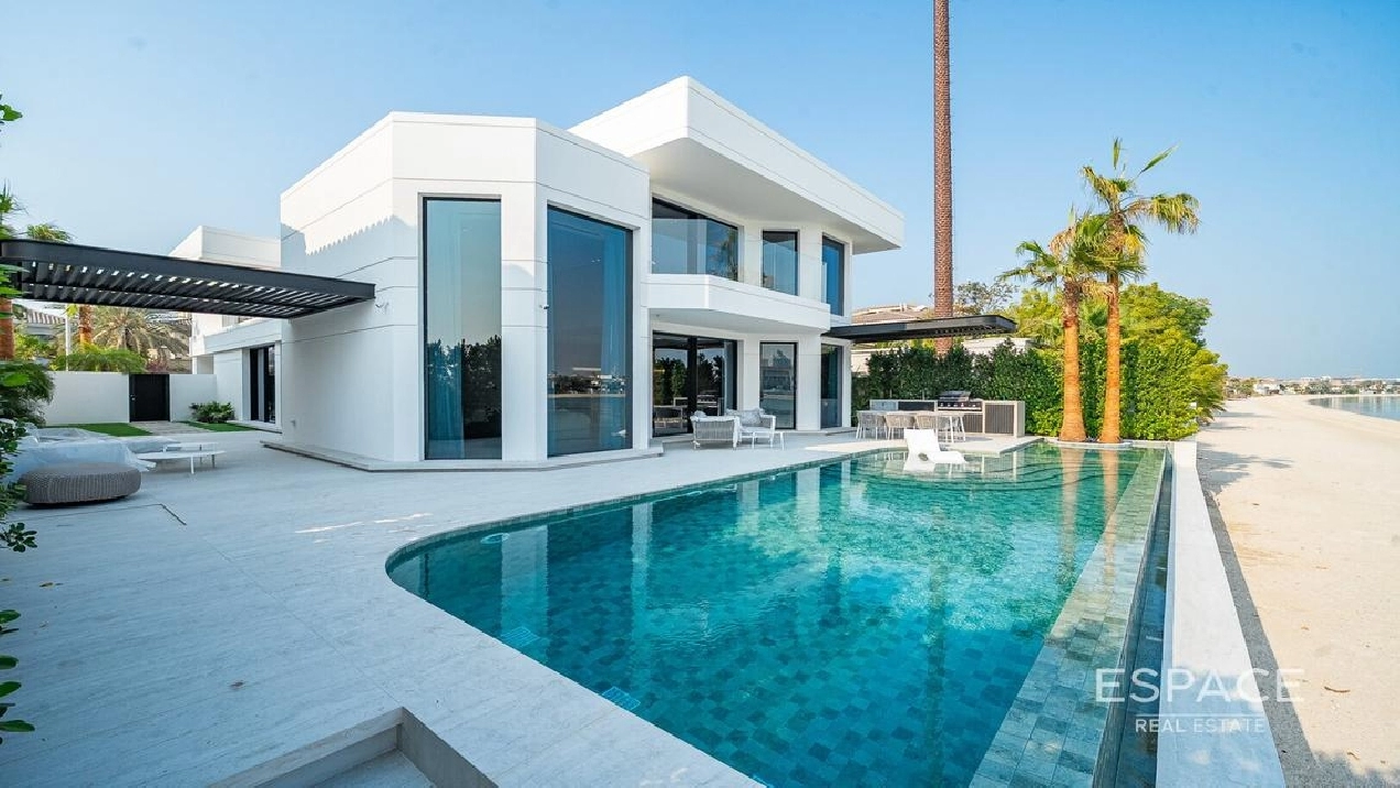 Best Priced Upgraded Turnkey Garden Home Villa