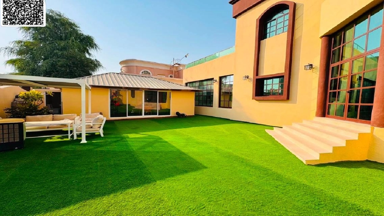 Villa for sale in Al Muwaihat area, 6 rooms, area