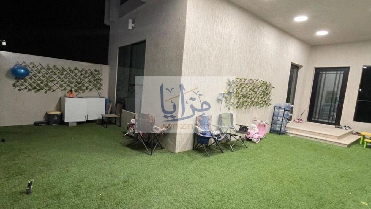 Family townhouse for rent in Al Helio2