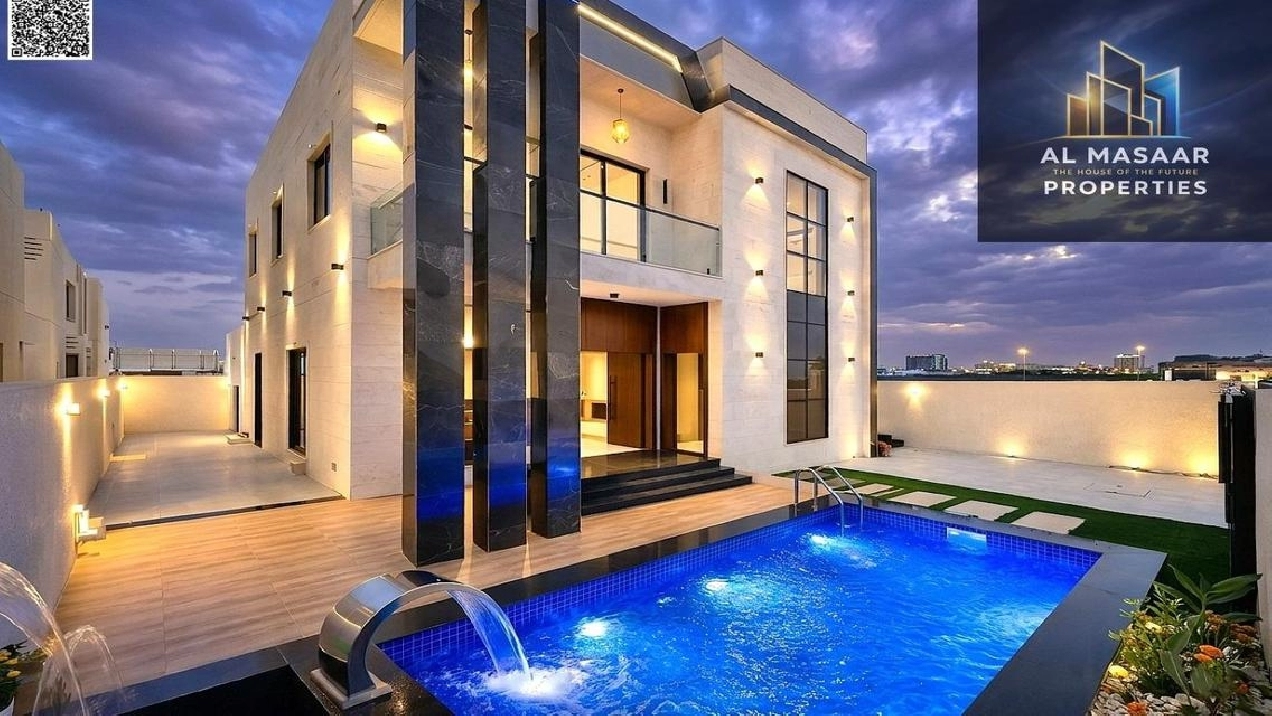 Own a luxurious, vibrant villa with a swimmingpool
