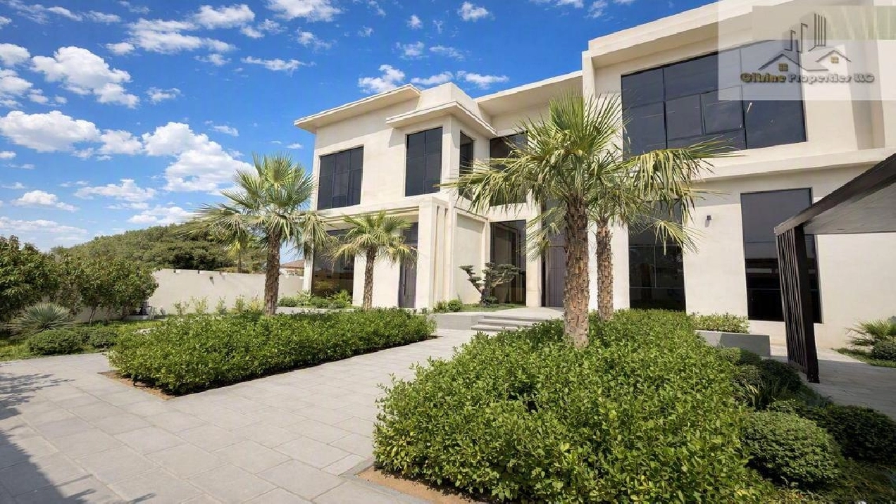 Luxurious Villa | Brand New | Stunning Garden Image# 1