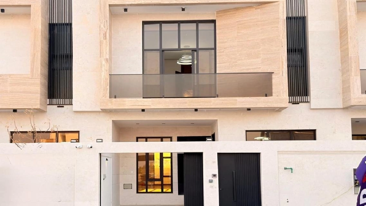 5-Bedroom villa in Al Yasmeen with central air co Pictures